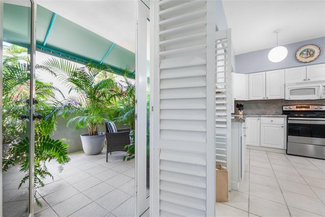 5 of 15 - 612 Valencia Ave 104, Coral Gables, FL