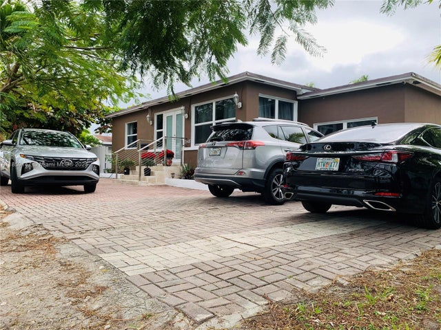 3 of 20 - 2548 Johnson St, Hollywood, FL