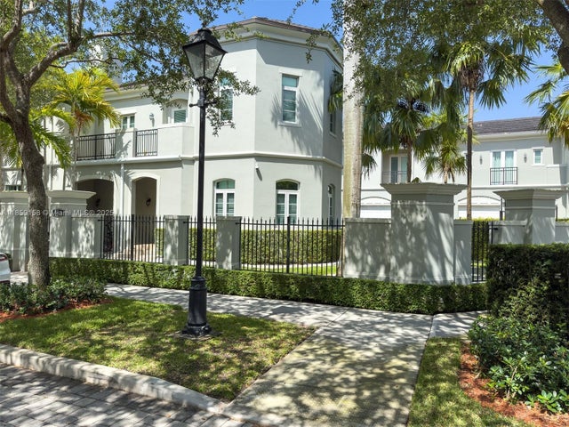 3 of 37 - 10170 Sw 75th Pl, Pinecrest, FL