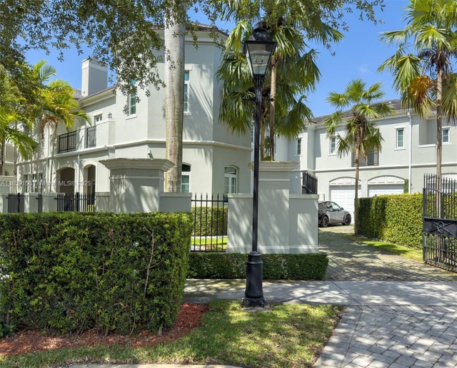 4 of 37 - 10170 Sw 75th Pl, Pinecrest, FL