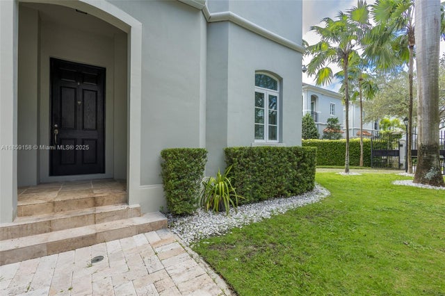 5 of 37 - 10170 Sw 75th Pl, Pinecrest, FL