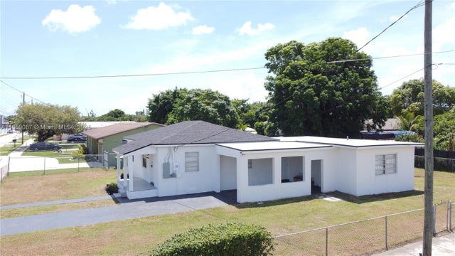 3 of 43 - 10490 Sw 173rd Ter, Miami, FL