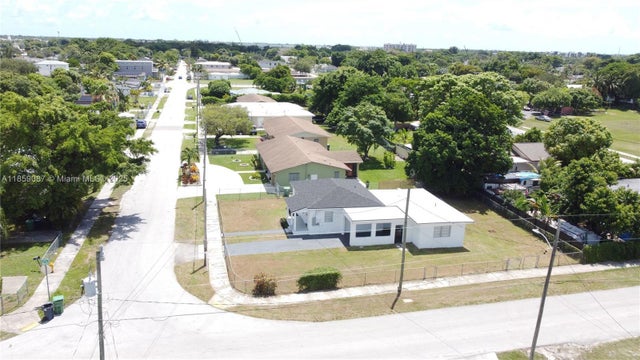 4 of 43 - 10490 Sw 173rd Ter, Miami, FL