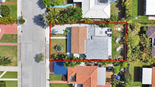 4 of 32 - 7517 Hispanola, North Bay Village, FL