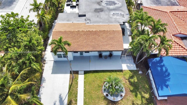 5 of 32 - 7517 Hispanola, North Bay Village, FL