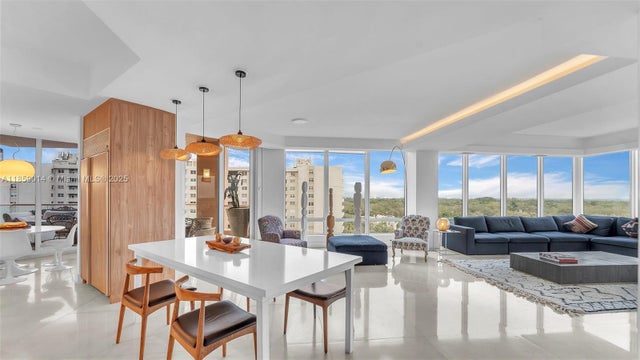 4 of 18 - 60 Edgewater Dr 9h, Coral Gables, FL