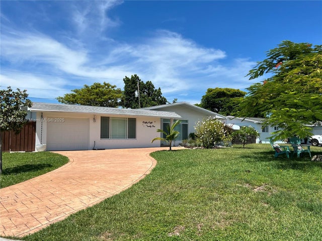 1 of 40 - 8821 Sw 192nd St, Cutler Bay, FL