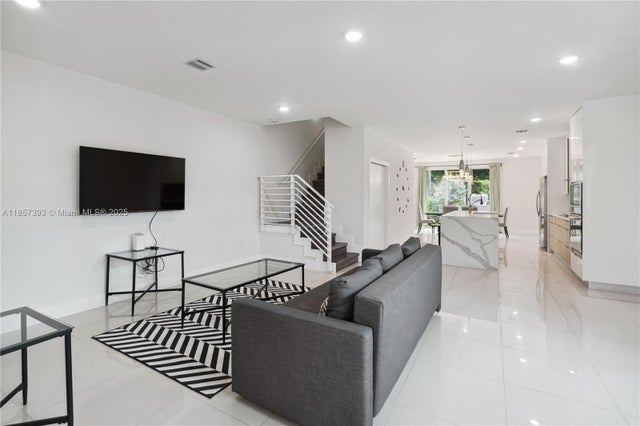 3 of 24 - 1020 Ne 17th Terrace 1020, Fort Lauderdale, FL