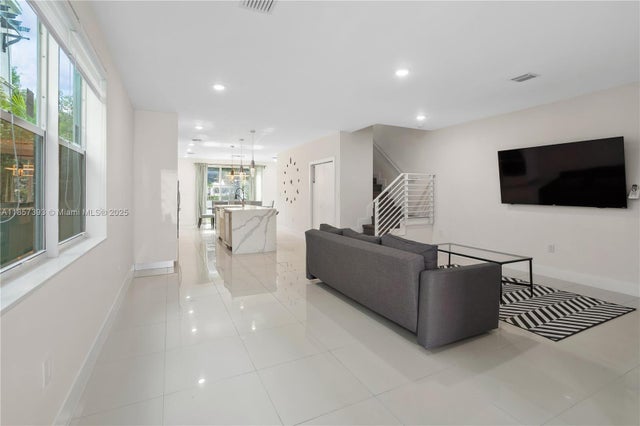 4 of 24 - 1020 Ne 17th Terrace 1020, Fort Lauderdale, FL