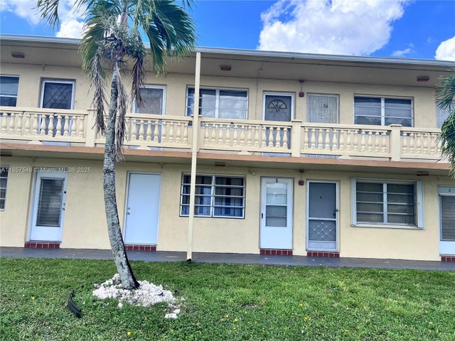 1 of 3 - 160 Ne 203rd Ter E5, Miami Gardens, FL