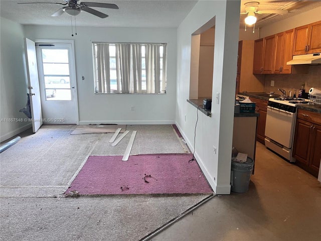 2 of 3 - 160 Ne 203rd Ter E5, Miami Gardens, FL