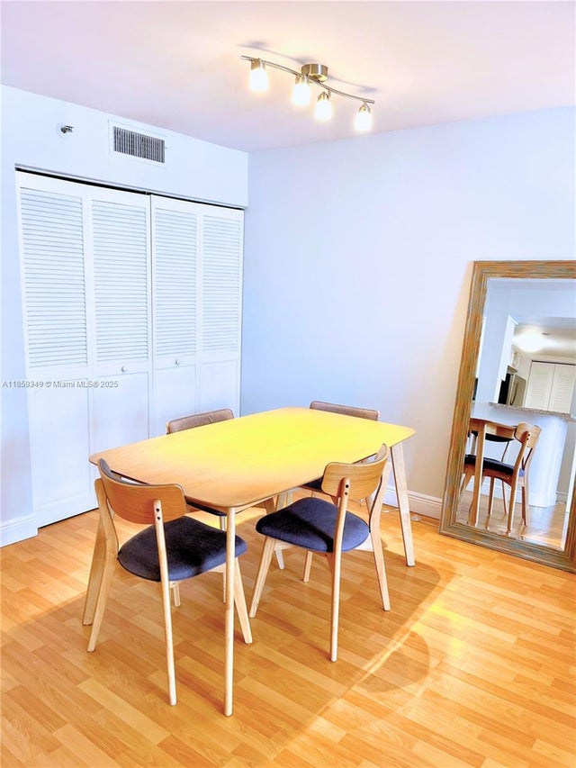5 of 25 - 770 Claughton Island Dr 1405, Miami, FL