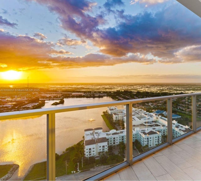 1 of 20 - 2000 Metropica Way 902, Sunrise, FL