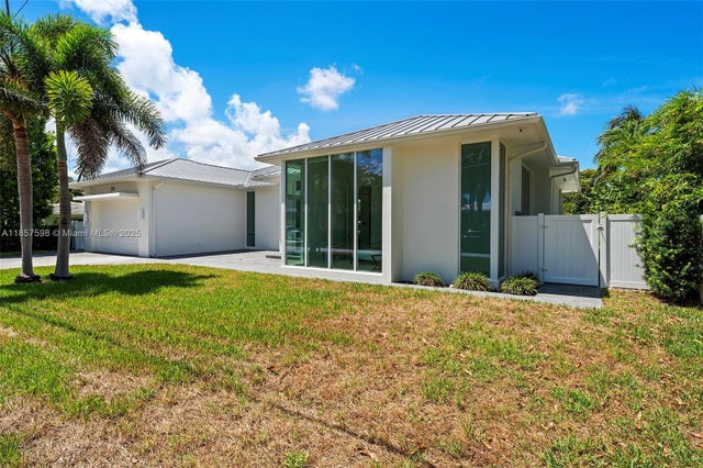 4 of 45 - 2815 Ne 26th Pl, Fort Lauderdale, FL
