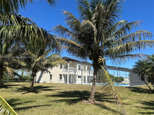 3 of 14 - 14300 Sw 177th Ave, Miami, FL
