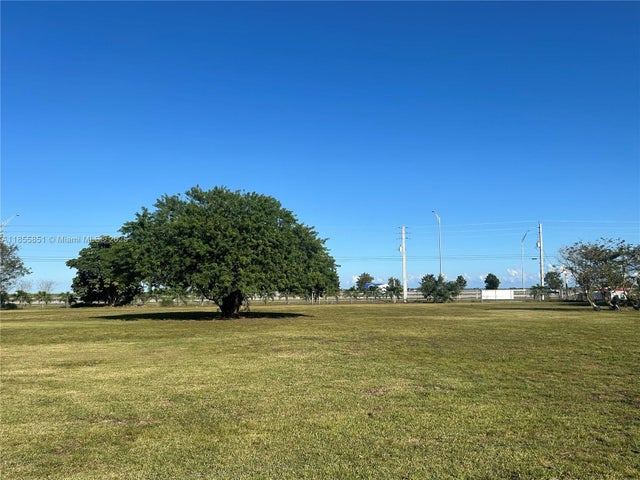 5 of 14 - 14300 Sw 177th Ave, Miami, FL