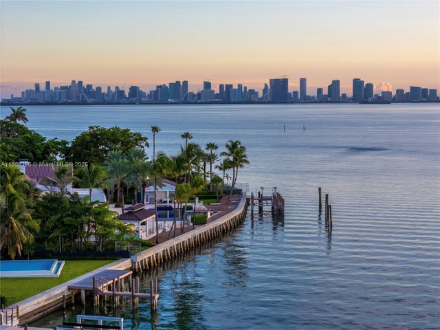 5940 N Bay Rd, Miami Beach