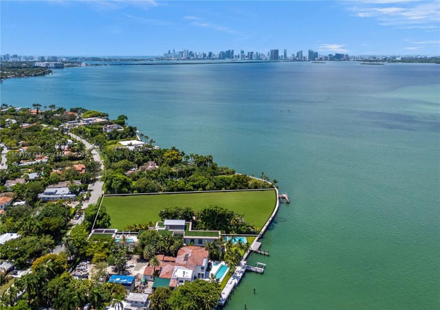 2 of 11 - 5940 N Bay Rd, Miami Beach, FL