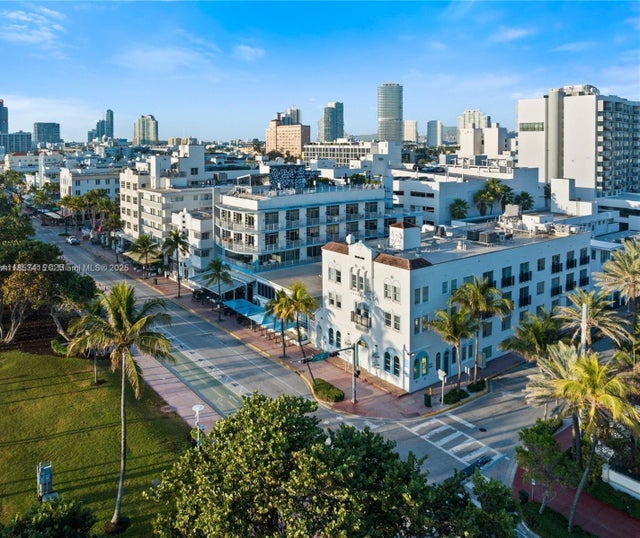 1 of 16 - 1060 Ocean Dr D309, Miami Beach, FL