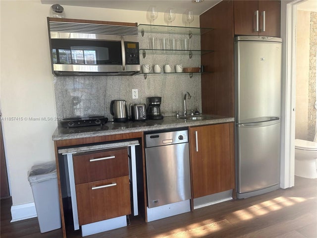3 of 16 - 1060 Ocean Dr D309, Miami Beach, FL