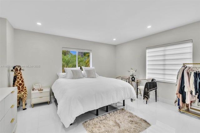 2 of 61 - 1402 Fletcher St, Hollywood, FL