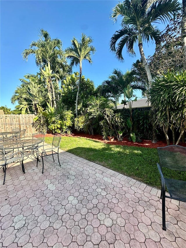 4 of 28 - 9942 Nw 29th St, Doral, FL
