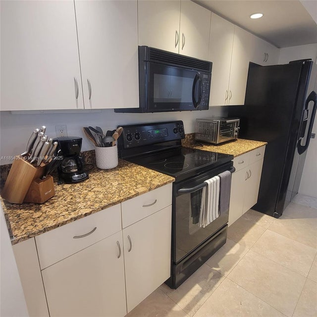 4 of 39 - 6917 Collins Ave 408, Miami Beach, FL