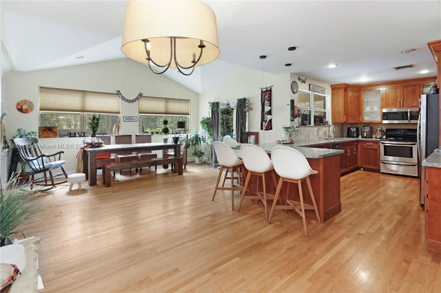 5 of 19 - 1612 Funston St, Hollywood, FL