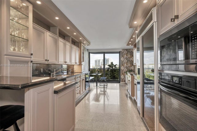 4 of 38 - 9 Island Ave 614, Miami Beach, FL