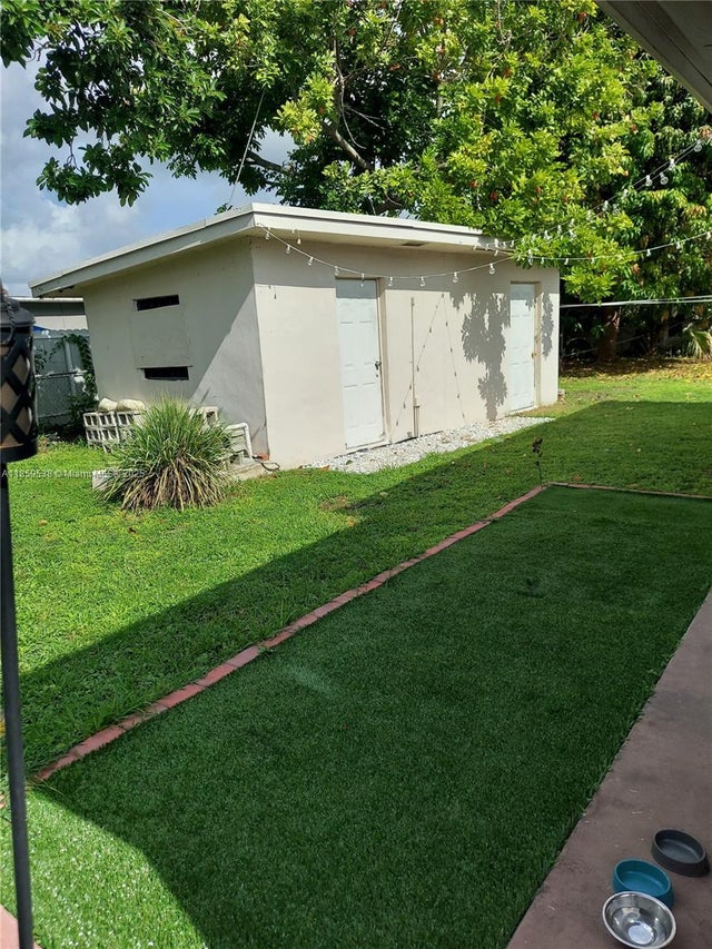 3 of 27 - 20200 Sw 113th Place, Miami, FL