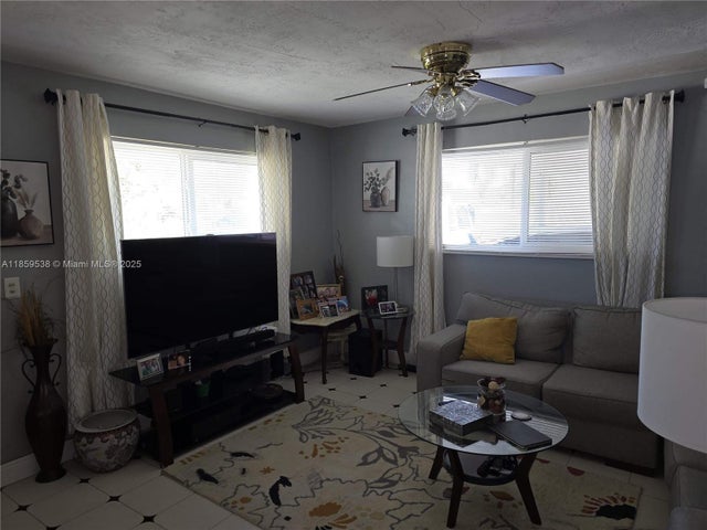 5 of 27 - 20200 Sw 113th Place, Miami, FL
