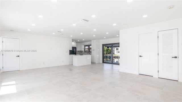3 of 33 - 2417 Ne 18th Ave, Wilton Manors, FL