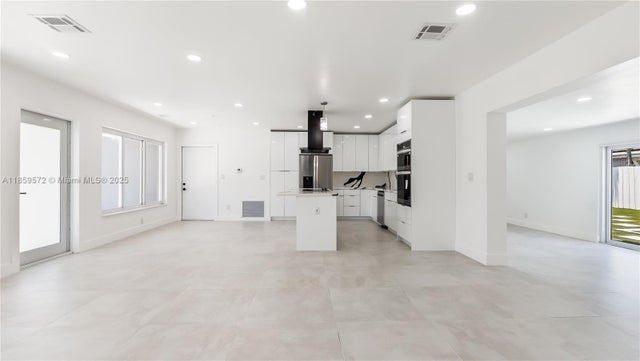 5 of 31 - 1611 Ne 40th Pl, Oakland Park, FL