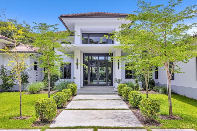 1 of 38 - 7699 Sw 118th St, Pinecrest, FL