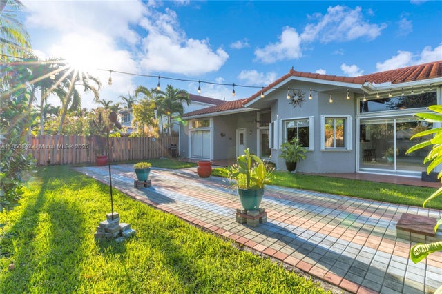 3 of 37 - 15990 Sw 110th St, Miami, FL