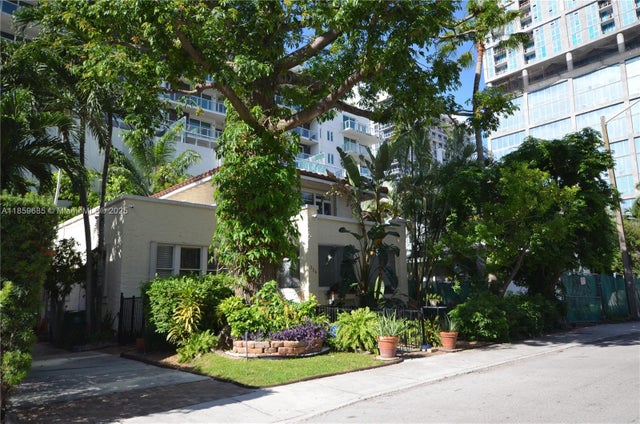 4 of 39 - 334 Ne 26th Ter, Miami, FL