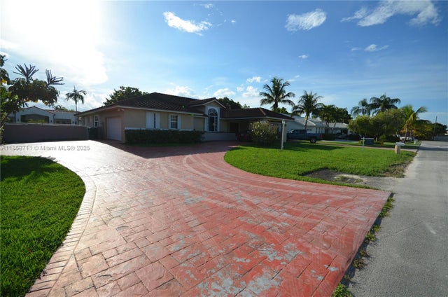 1 of 26 - 2700 Sw 113th Ave, Miami, FL