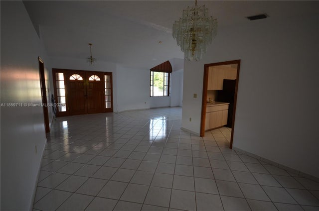 4 of 26 - 2700 Sw 113th Ave, Miami, FL