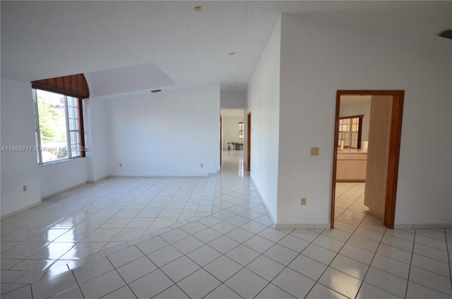 5 of 26 - 2700 Sw 113th Ave, Miami, FL