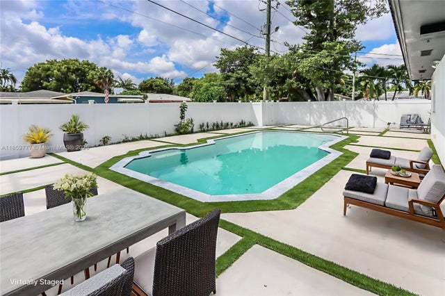1 of 42 - 1110 S 14th Ave, Hollywood, FL