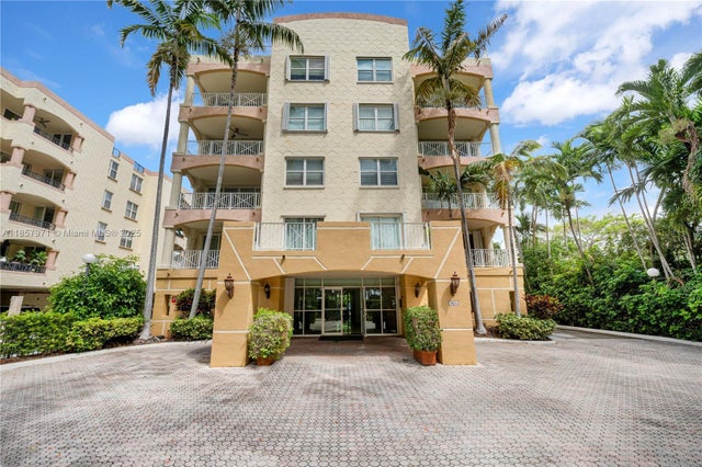 1 of 30 - 1824 Brickell Ave 4d, Miami, FL