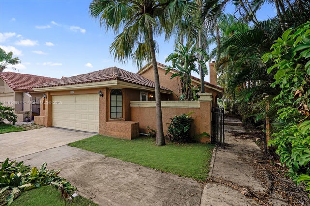 1 of 37 - 3887 Nw 7th Pl, Deerfield Beach, FL