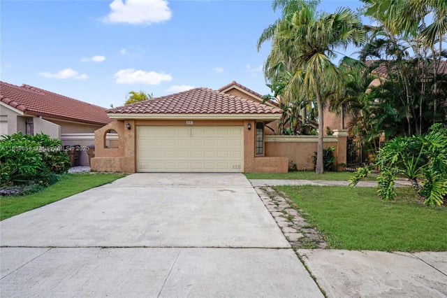 2 of 37 - 3887 Nw 7th Pl, Deerfield Beach, FL