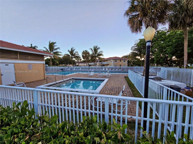 4 of 7 - 10137 Twin Lakes Dr 2-e, Coral Springs, FL