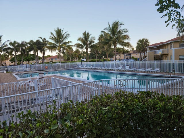 5 of 7 - 10137 Twin Lakes Dr 2-e, Coral Springs, FL