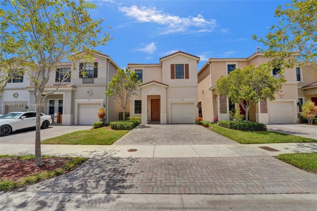 1 of 92 - 650 Ne 191st Ter, Miami, FL
