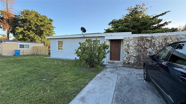 1 of 14 - 24 Miami Gardens Rd, West Park, FL