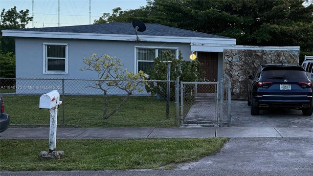3 of 14 - 24 Miami Gardens Rd, West Park, FL