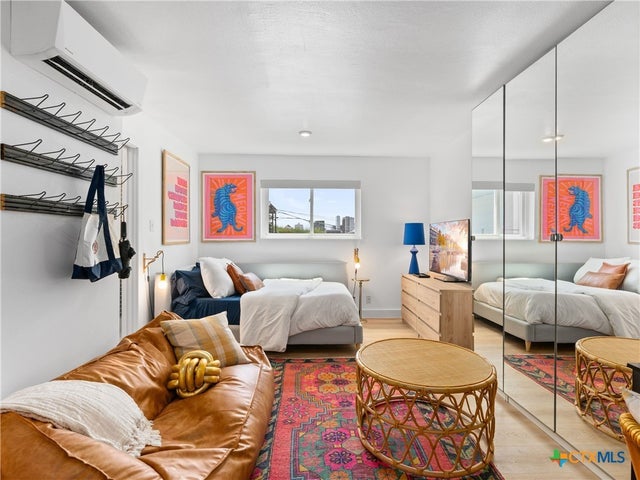 1111 W 10th Street 206, Austin