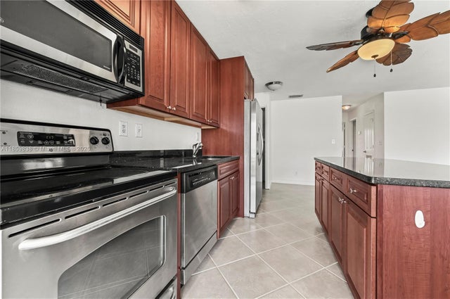 3 of 32 - 2895 Ne 32nd St 110, Fort Lauderdale, FL
